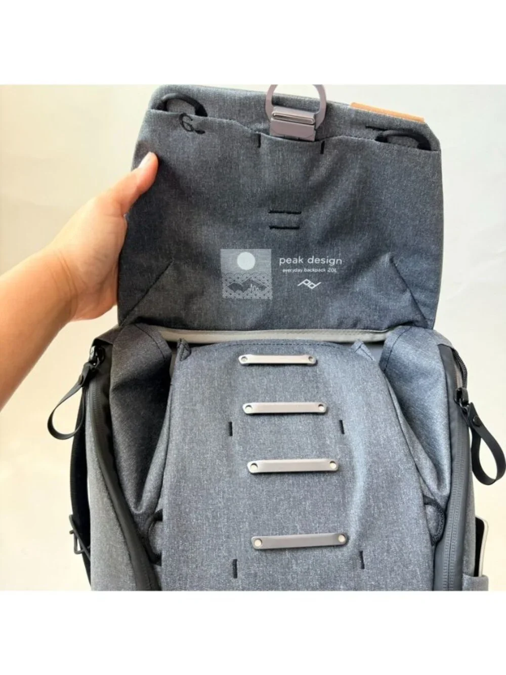 NWT Peak Design Everyday Backpack 20L Gray ( Customized) Laptop Travel Bag